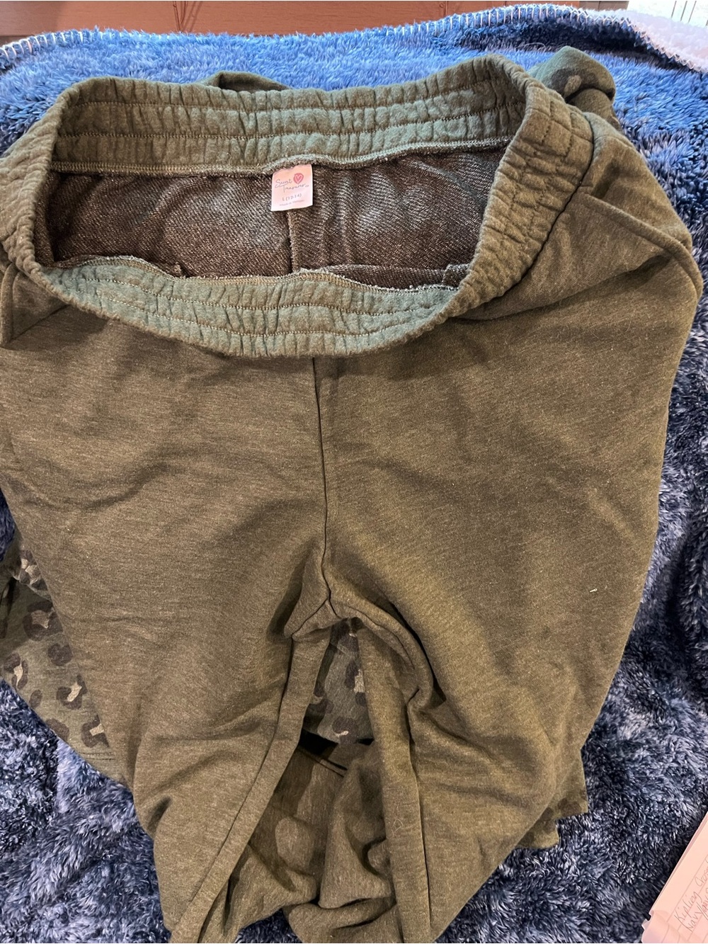 Olive Green Leopard Print Pullover Top and matching joggers Lounge outfit - Picture 4 of 4